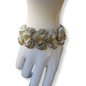 BSK VINTAGE MID CENTURY MODERN  SILVERTONED PANEL CHAIN STATEMENT BRACELET